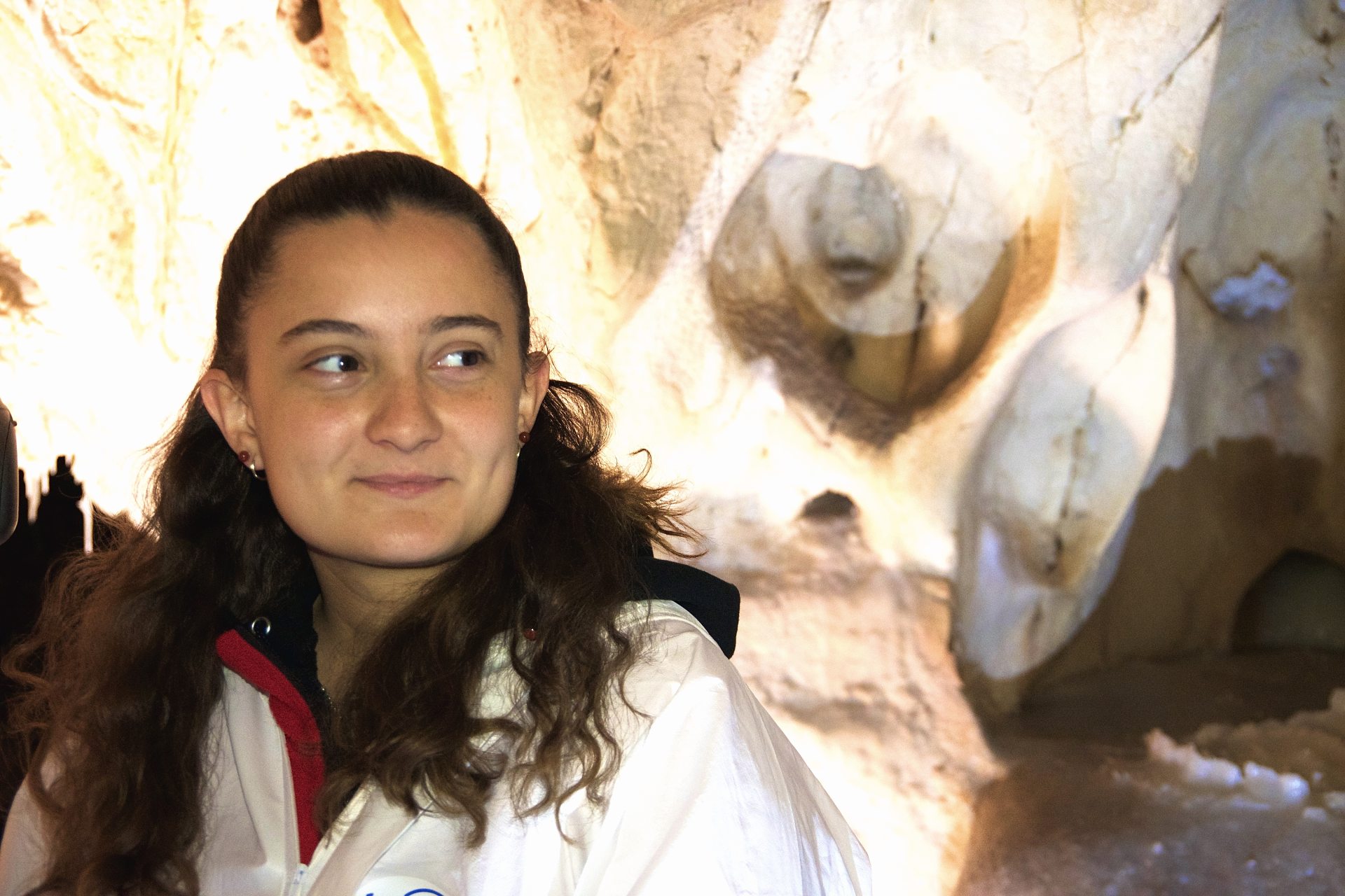 Luna Valentin, doctorante en archéoacoustique